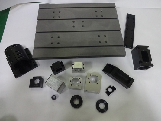 Peças de metal de usinagem de precisão tombada UG CNC peças de titânio anodizadas