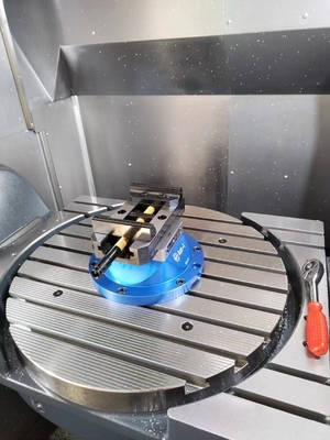 Torno alto do auto-Centerning de Precistion e dispositivo elétrico 4hole manual para Cnc 5axis que trabalha por 96 séries