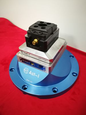 Torno autocentrante de 5 eixos para fresadora 0,02 mm com 4 pinos de tração