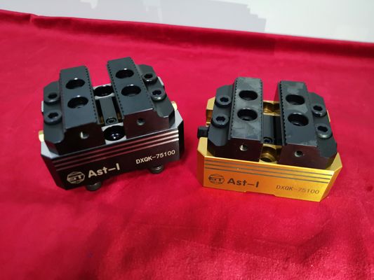 Torno vertical CNC pneumático preto manual para fresadora CNC de 3 eixos e 4 eixos